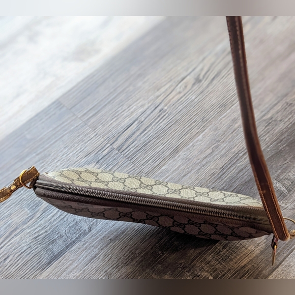 Gucci Vintage Canvas GG Pattern Crossbody Bag - Picture 12 of 16